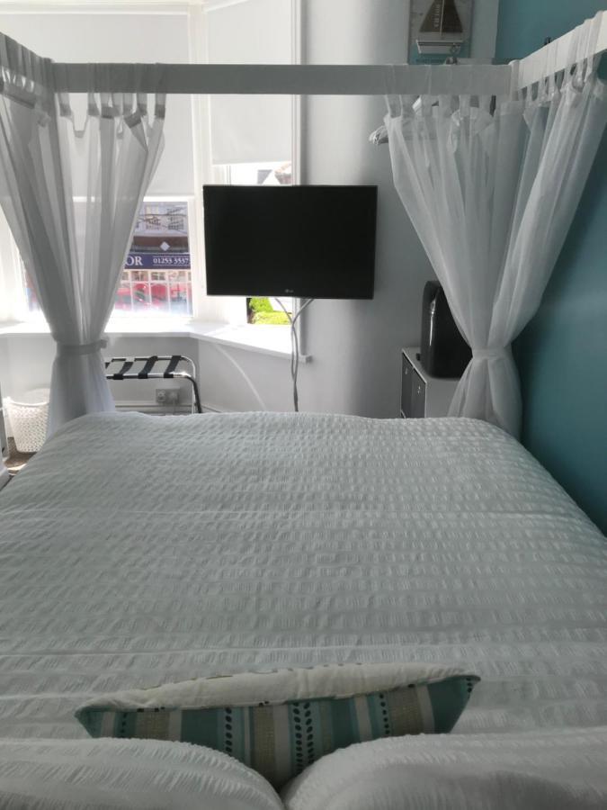Number 40 - No Multiple Room Bookings Blackpool Zewnętrze zdjęcie
