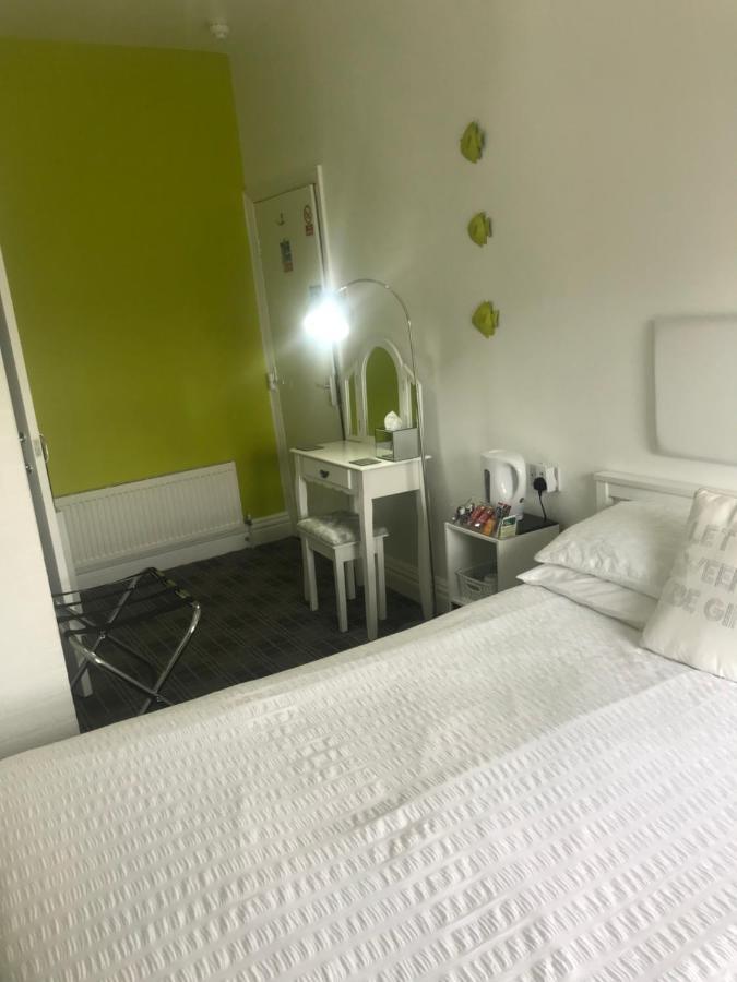 Number 40 - No Multiple Room Bookings Blackpool Zewnętrze zdjęcie